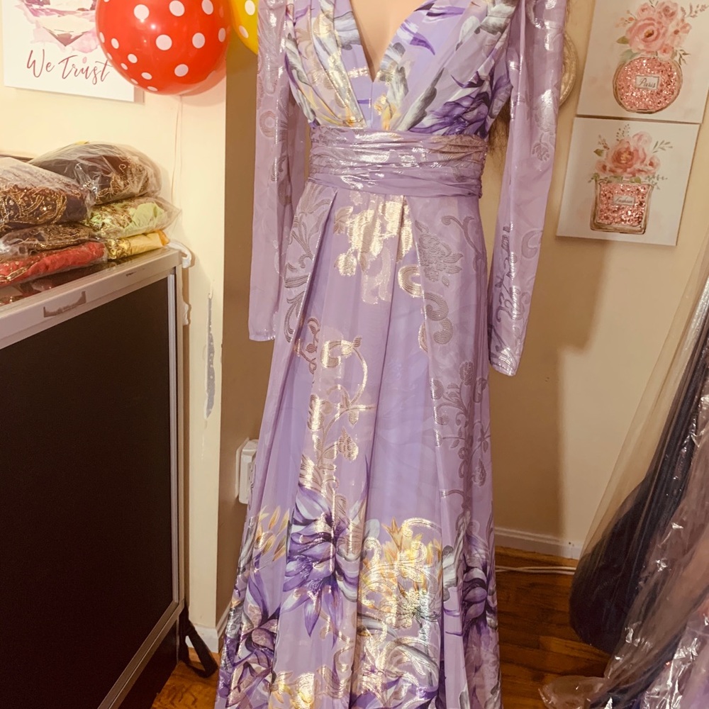 Dress - Picture 6 of 8